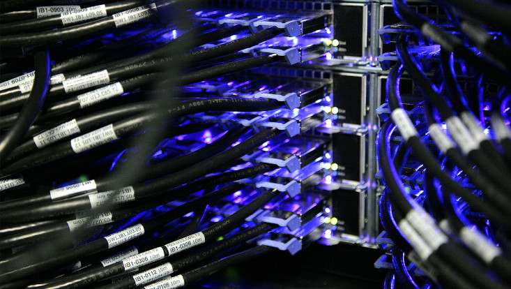 Server plug connections